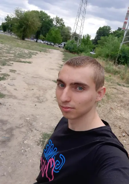 Я Сергей, 21, знакомлюсь без обязательств в Враца