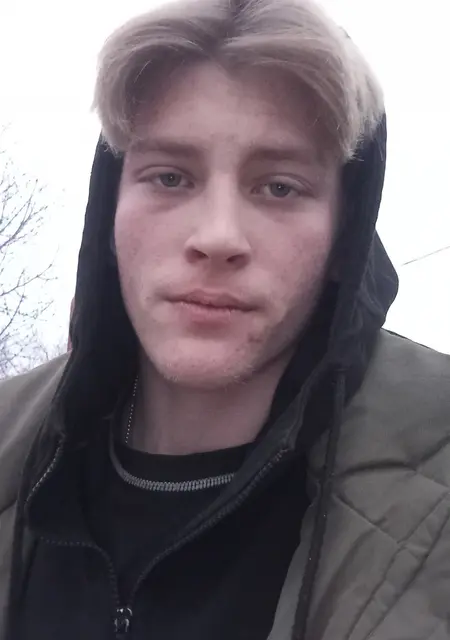 Я Данил, 20, знакомлюсь для открытые отношения в Санкт-Петербурге