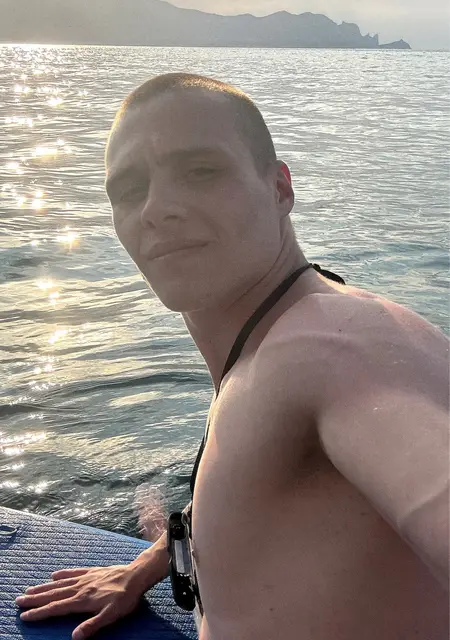 Я Артем, 23, знакомлюсь для вирта в Симферополе