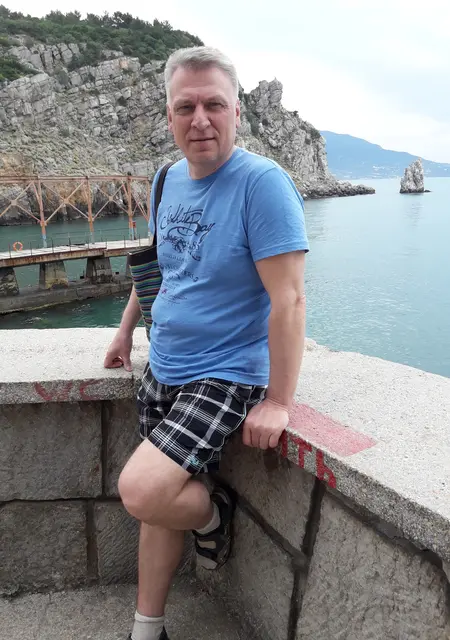 Я Саша, 60, из Москвы, ищу знакомства без обязательств