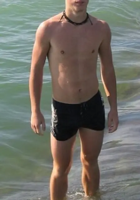 Александр из Магадана, мне 35, познакомлюсь для постоянных отношений