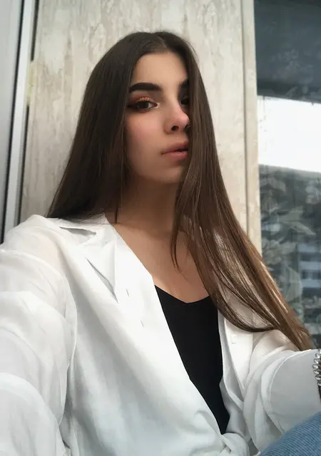 Вероника из Перми, мне 24, познакомлюсь для вирта