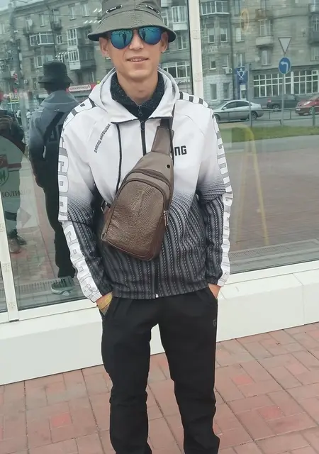 Максим из Колпашева, мне 24, познакомлюсь без обязательств