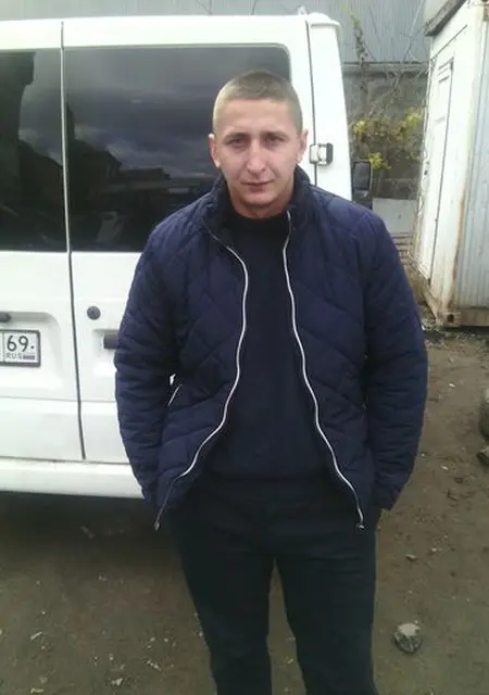 Я Александр, 35, из Железногорска, ищу знакомства без обязательств