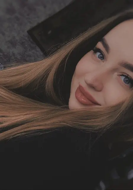 Александра из Омска, ищу на сайте дружбу