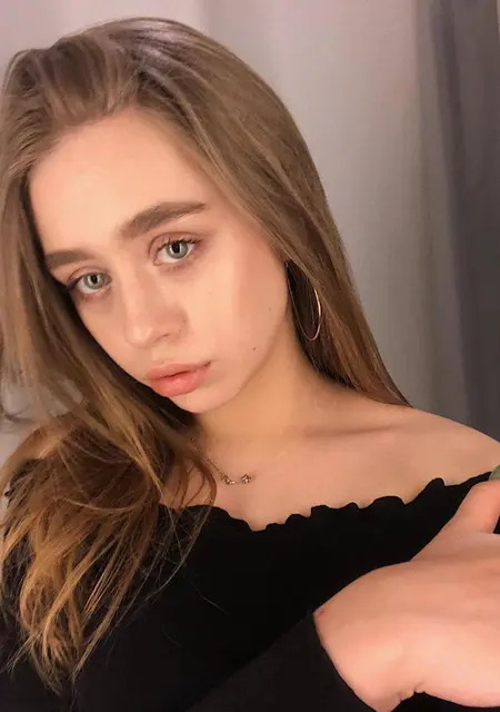 Я Алина, 19, знакомлюсь для приятного времяпровождения в Химках