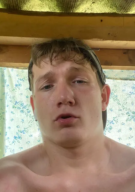 Я Шурик, 19, знакомлюсь на одну ночь в Хабаровске