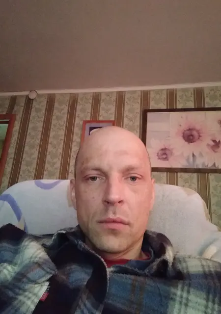 Я Антон, 45, из Макушина, ищу знакомство для приятного времяпровождения