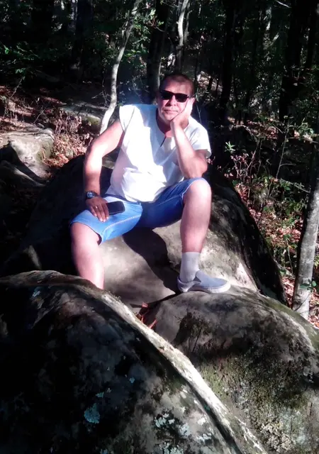 Я Олег, 61, знакомлюсь без обязательств в Саратове