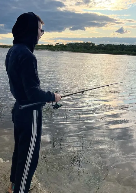 Владислав из Выксы, мне 26, познакомлюсь для открытые отношения