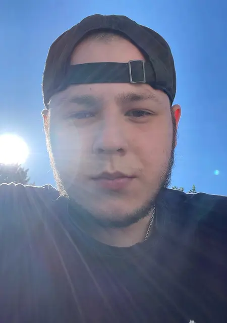 Я Данил, 20, из Когалыма, ищу знакомство для общения