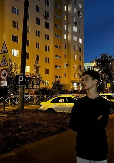 Равиль из Домодедова, мне 18, познакомлюсь для приятного времяпровождения