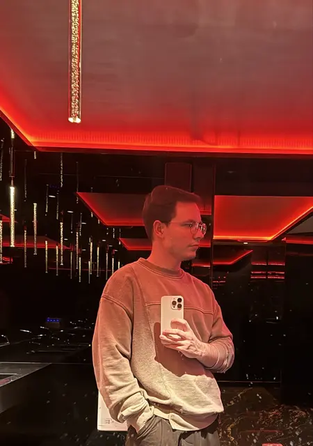 Roman из Москвы, мне 24, познакомлюсь для постоянных отношений