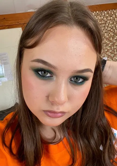 Никотин из Мурманска, мне 19, познакомлюсь для вирта