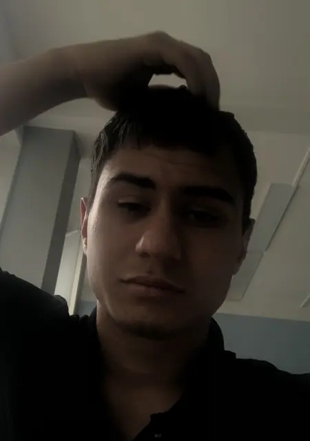 Я Денис, 18, знакомлюсь на одну ночь в Краснодаре