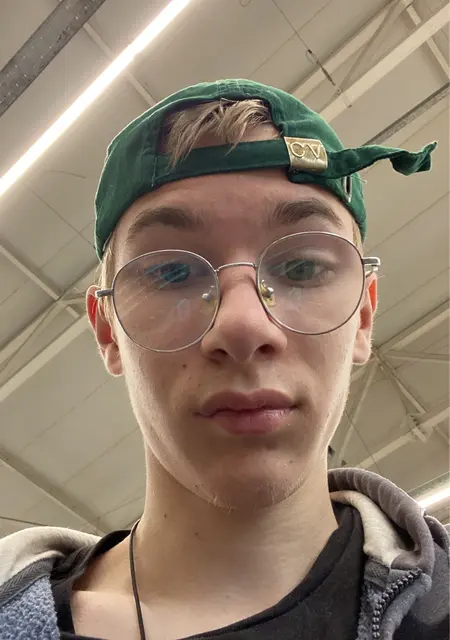 Я Артур, 18, знакомлюсь без обязательств в Улан-Удэ