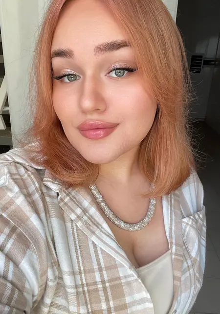 София из Барнаула, мне 24, познакомлюсь для общения