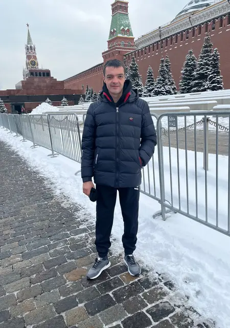 Я Антон, 30, знакомлюсь на одну ночь в Москве