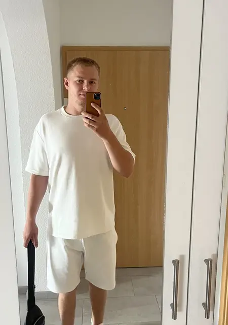 Я Богдан, 23, знакомлюсь для приятного времяпровождения в Москве