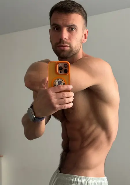 Слава из Оренбурга, ищу на сайте знакомства без обязательств