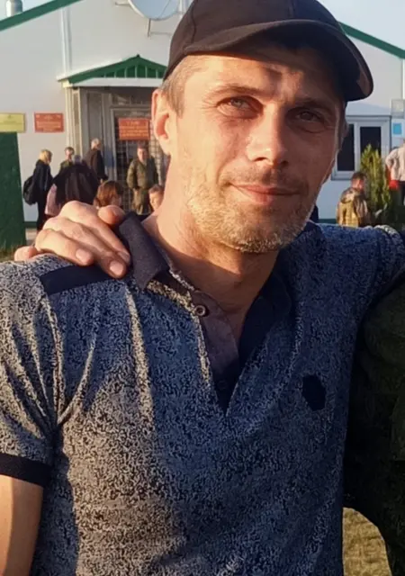 Артем из Зернограда, ищу на сайте знакомства без обязательств