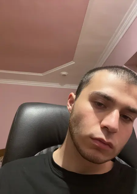 Казик из Нальчика, мне 22, познакомлюсь на одну ночь