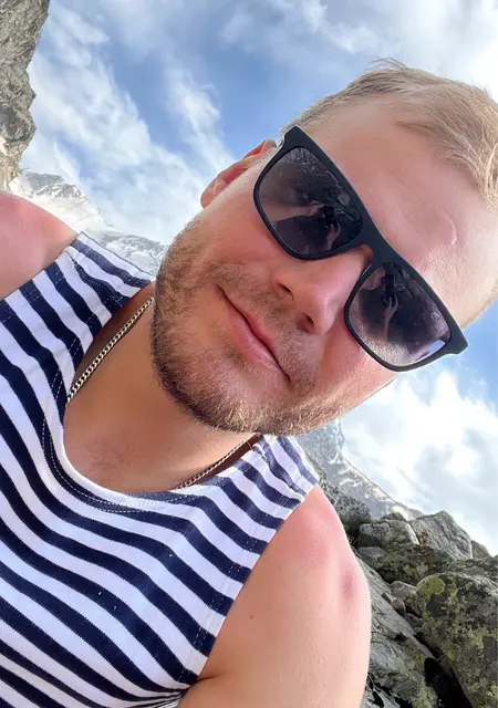 Я Alexandr, 33, из Москвы, ищу знакомства без обязательств