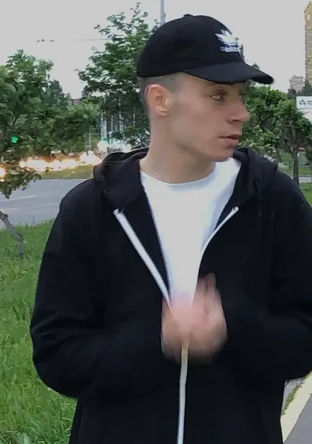 Я Алексей, 21, из Оренбурга, ищу знакомство для постоянных отношений