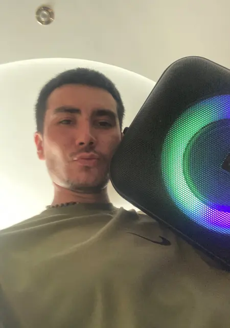 Я Илья, 27, из Владивостока, ищу знакомство для дружбы