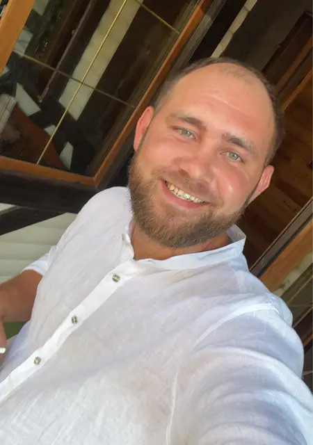 Артём из Хабаровска, ищу на сайте знакомства на одну ночь