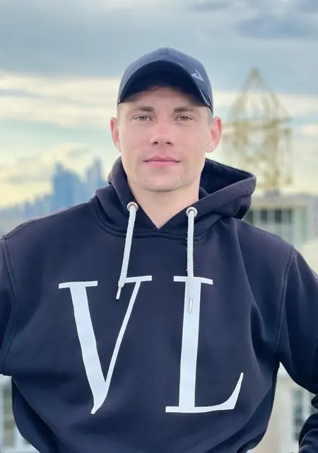 Я Александр, 28, знакомлюсь для открытые отношения в Москве