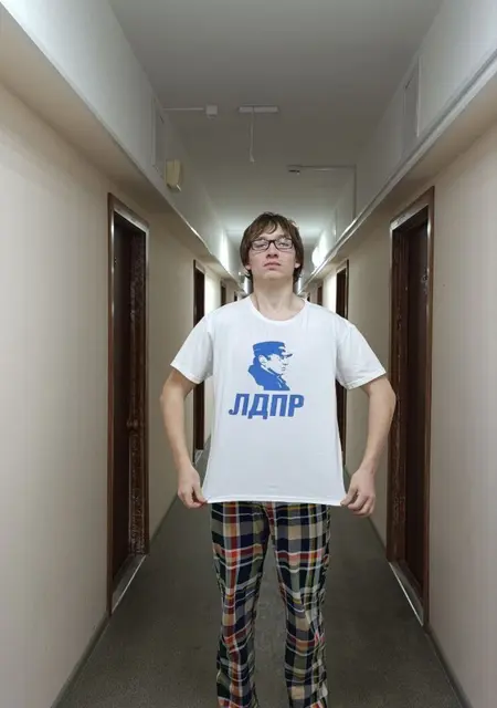 Я Денис, 19, из Костромы, ищу знакомство для приятного времяпровождения