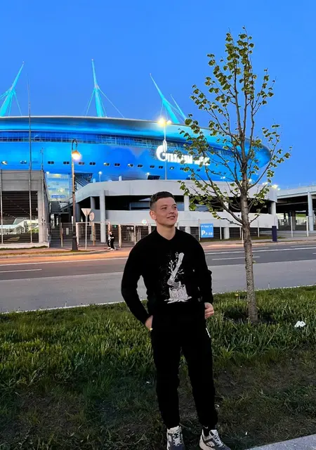 Я Никита, 22, из Гаджиева, ищу знакомства без обязательств