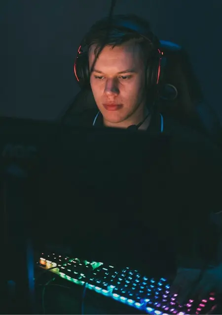 Я Kirill, 19, из Магнитогорска, ищу знакомство для общения