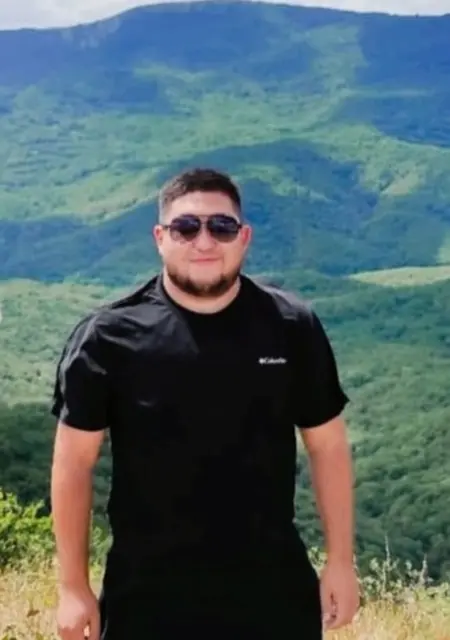 Renato из Астрахани, мне 27, познакомлюсь для открытые отношения