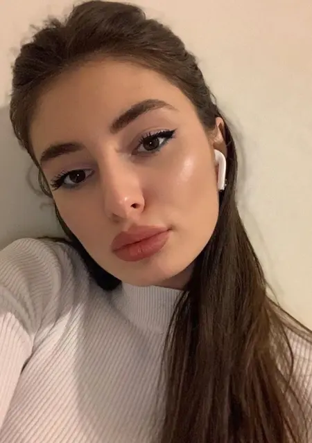 Я Жанна, 25, знакомлюсь для вирта в Екатеринбурге