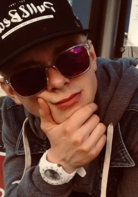 Я Igor, 26, из Москвы, ищу знакомство для открытые отношения