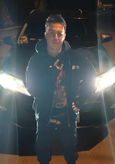 Я Александр, 22, знакомлюсь для постоянных отношений в Керчи