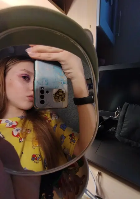 Я Катя, 19, из Саратова, ищу знакомство для постоянных отношений