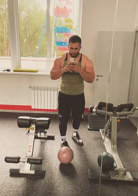 Я Адам, 28, знакомлюсь для общения в Ростове