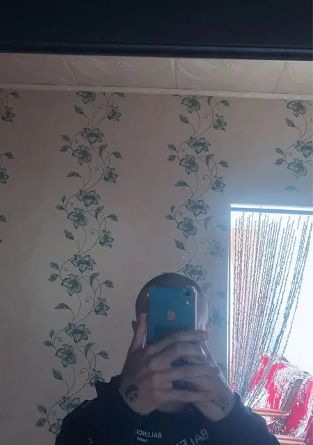 Я Саша, 18, из Москвы, ищу знакомство для вирта