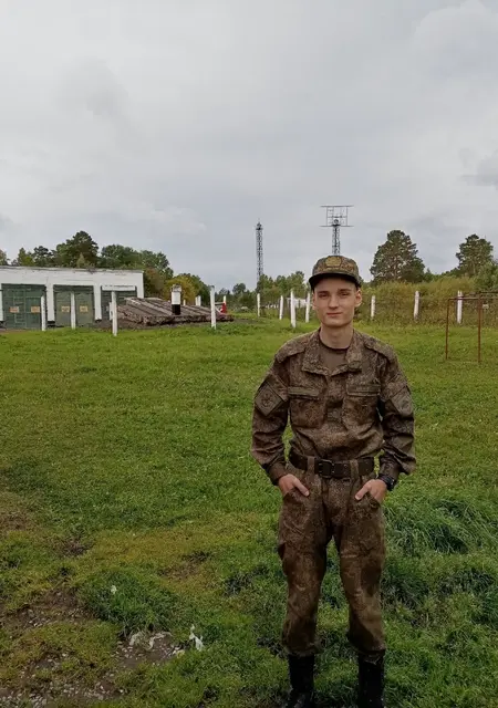 Я Артём, 22, знакомлюсь без обязательств в Смоленске