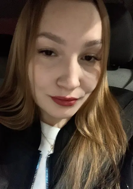 Арина из Казани, мне 21, познакомлюсь для общения