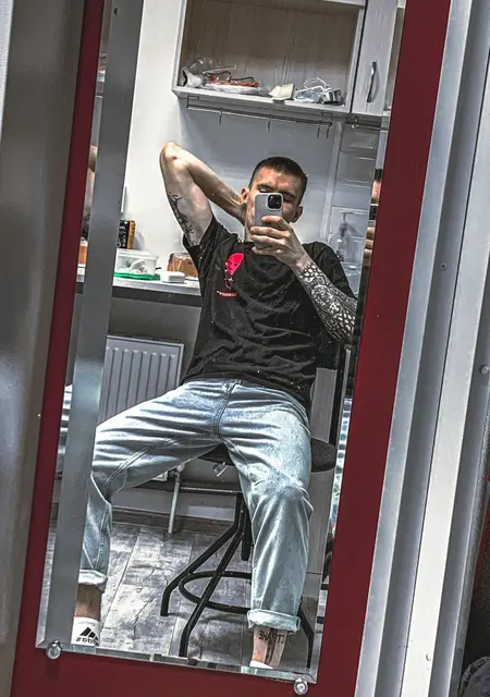 Я Oleg, 24, знакомлюсь для постоянных отношений в Санкт-Петербурге