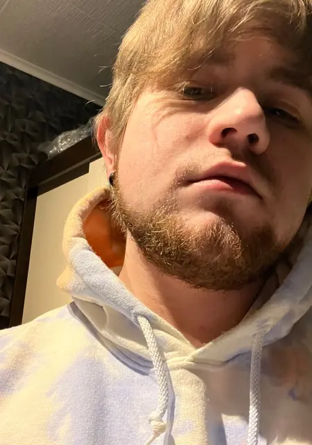 Дима из Апатитов, мне 28, познакомлюсь без обязательств