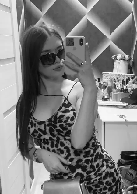 Я Елена, 20, знакомлюсь для вирта в Казани