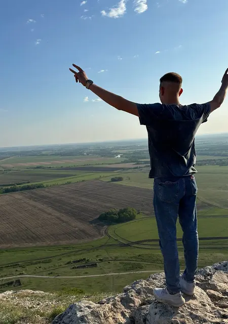 Я Антон, 27, знакомлюсь для дружбы в Новом Уренгое