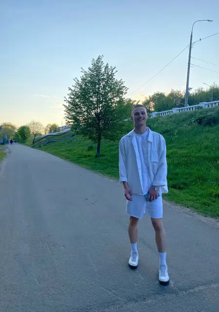 Я Влад, 23, из Ярославля, ищу знакомство для постоянных отношений