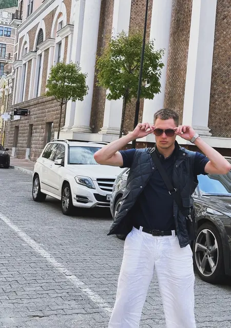 Я Владислав, 25, из Кирова, ищу знакомство для общения