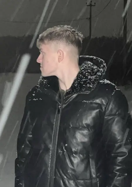 Иван из Курска, ищу на сайте знакомства на одну ночь